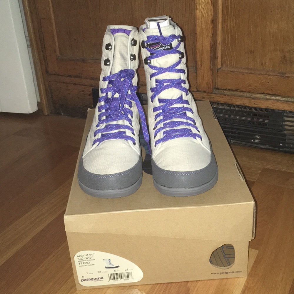 Patagonia snow shoes NEVER WORN